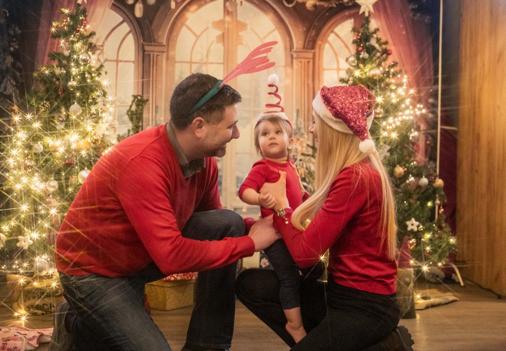 Porodicno novogodisnje fotografisanje u foto studiju u Novom Sad