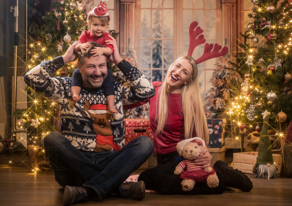 Porodicno novogodisnje fotografisanje u foto studiju u Novom Sad